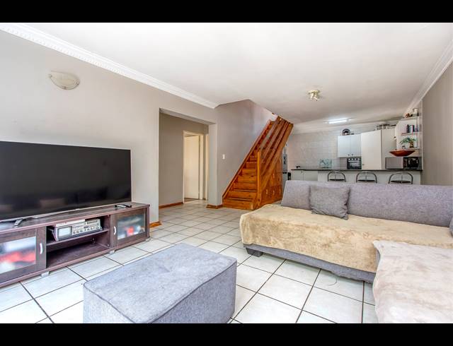 4 BEDROOM TOWNHOUSE RENTED IN ALLEN'S NEK